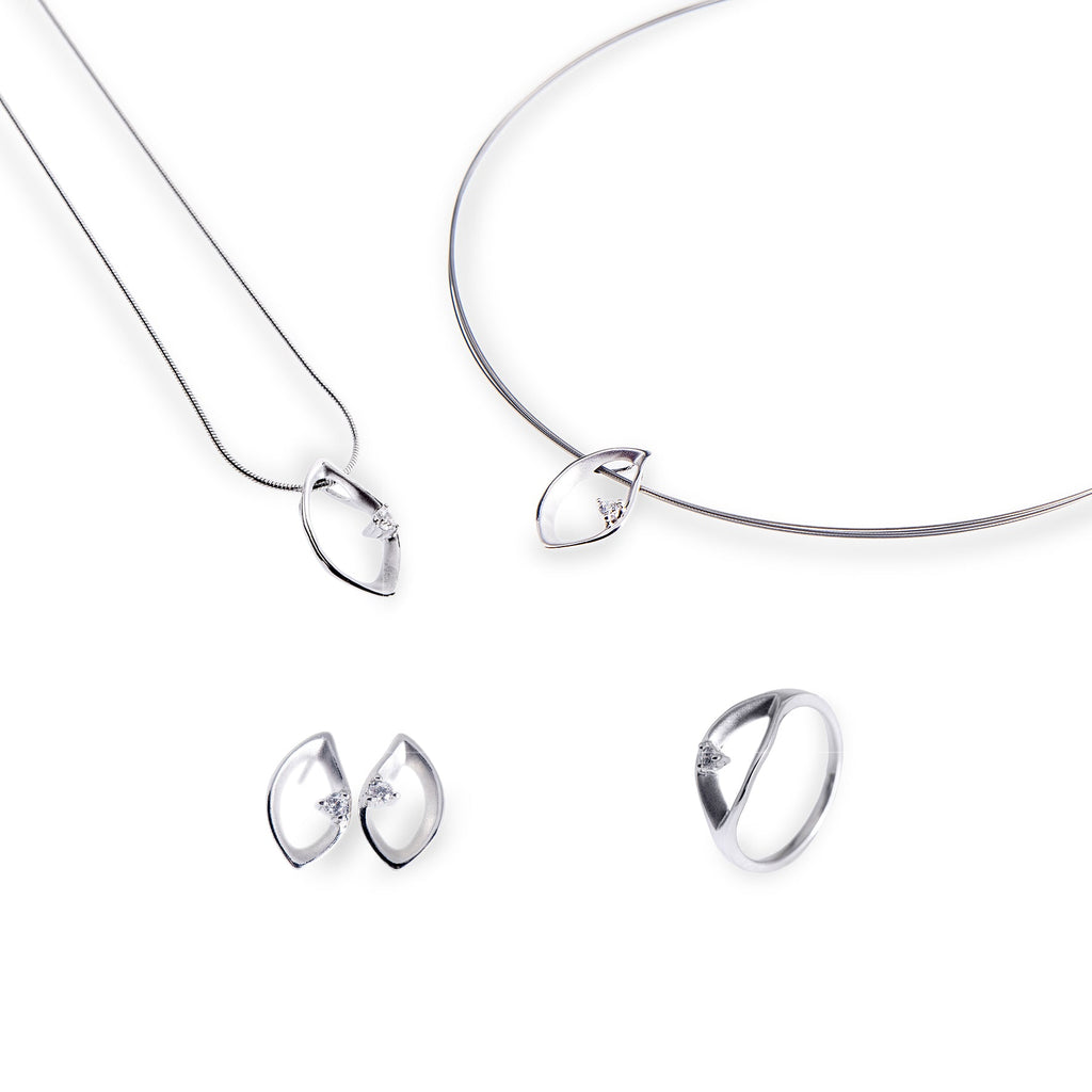 Elegance Design – Blue Oyster Necklace