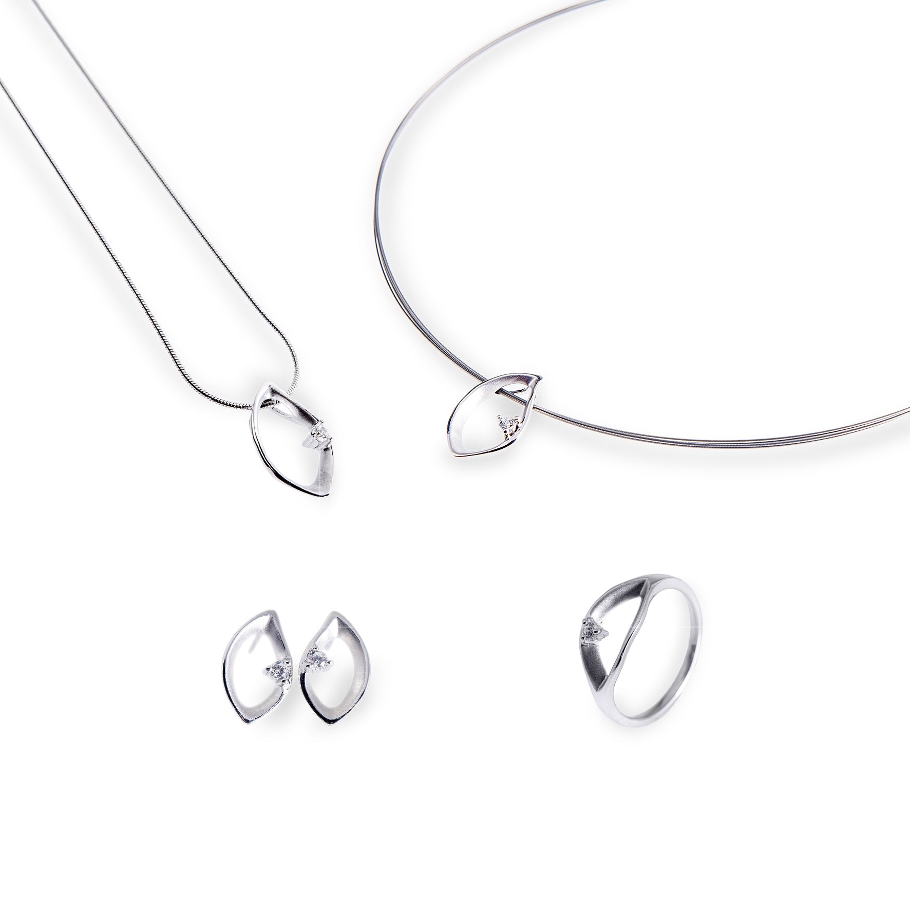 Elegance Design – Blue Oyster Necklace