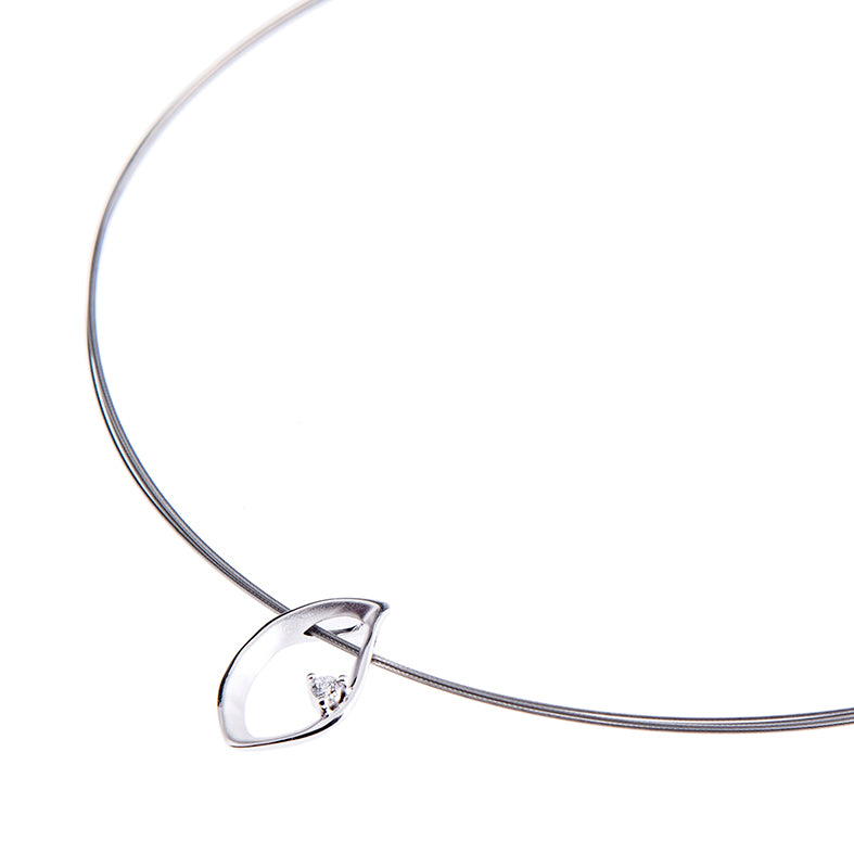 Elegance Design – Blue Oyster Necklace